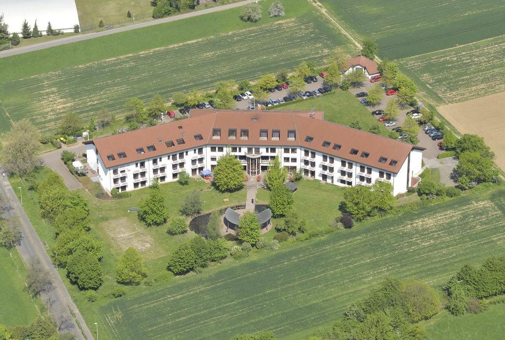 Tagungs- Und Bildungszentrum Steinbach/Taunus Steinbach im Taunus Exterior photo